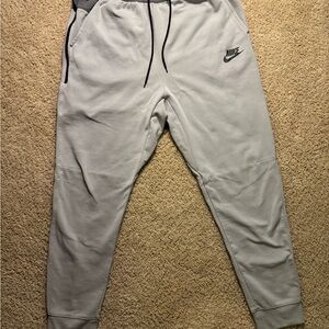 Nike Men's Gray Tech Pants